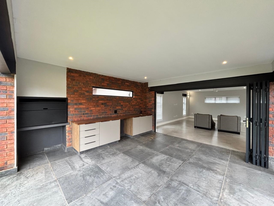 4 Bedroom Property for Sale in Grimbeeck Park North West